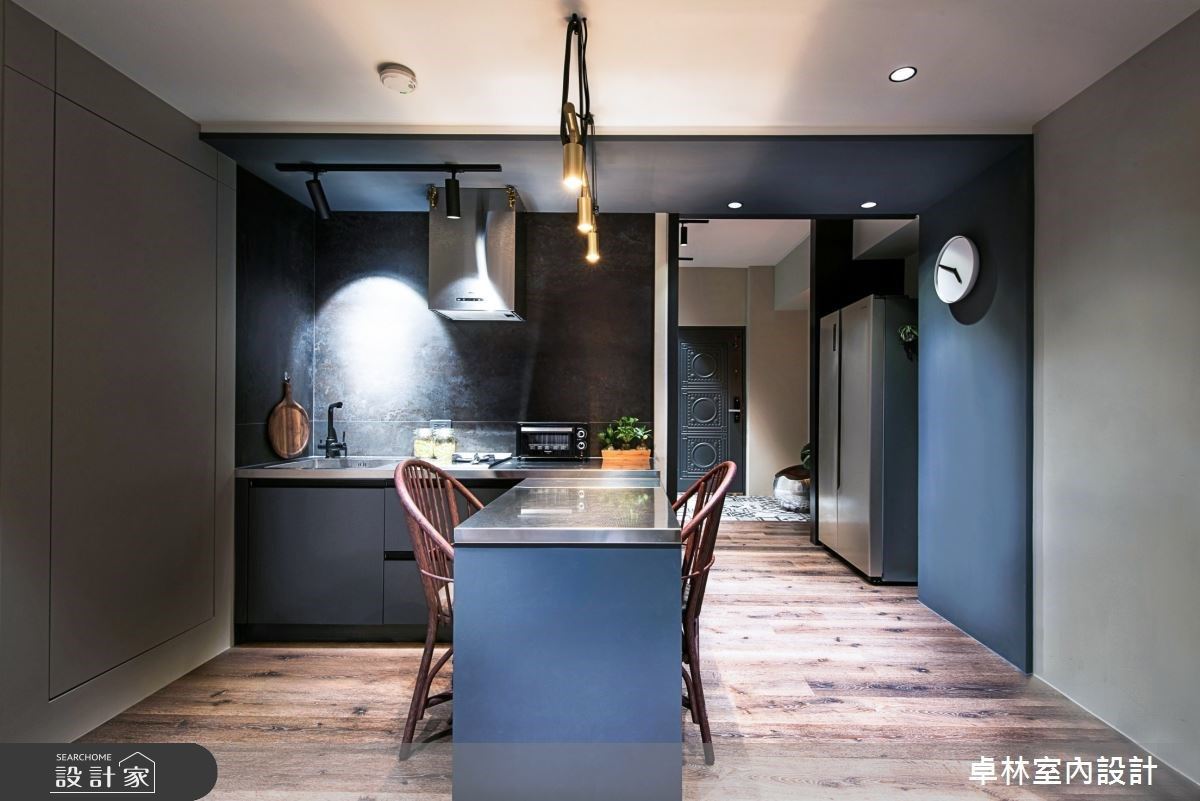 穿過時光隧道,走進最想回到的那個時代。以工業風作為