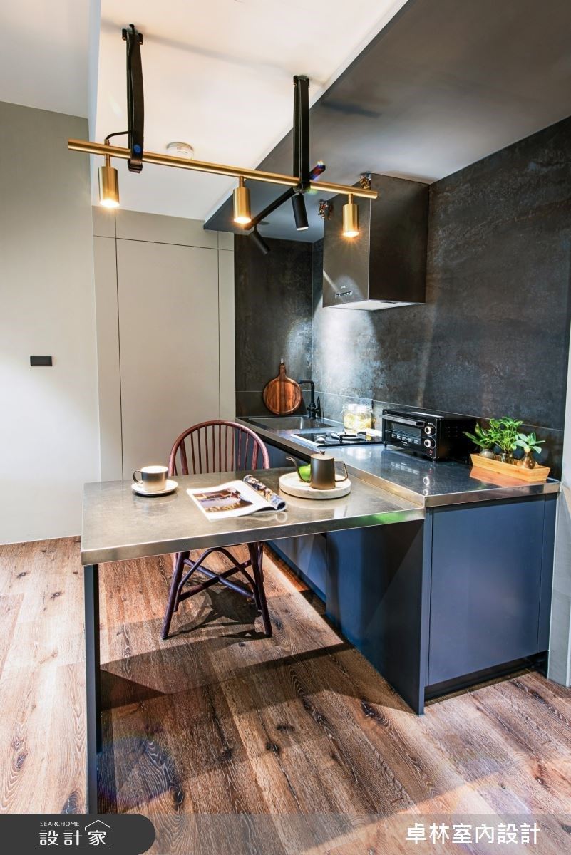 穿過時光隧道,走進最想回到的那個時代。以工業風作為