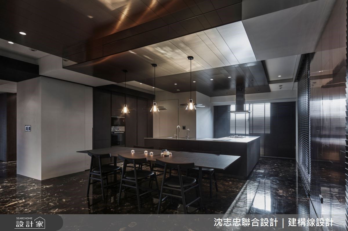 有時候獨自走在陌生的異國街道，會不由自主地想念一個