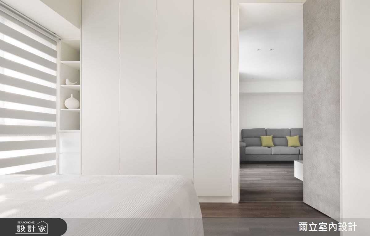 36 坪中古屋拆除餐廚隔牆,利用玻璃隔間引入陽光拓展