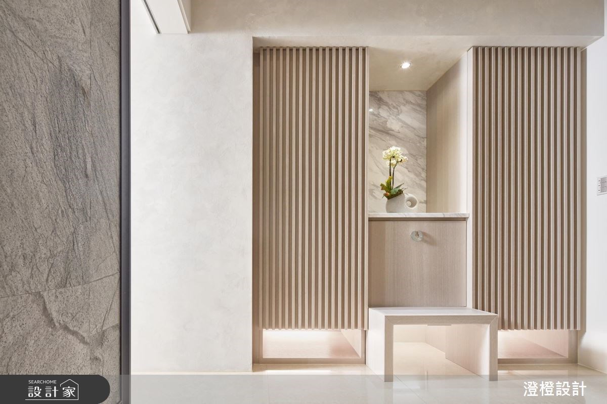 45坪半毛胚屋的狀態下，設計師不動格局維持原本客餐廳