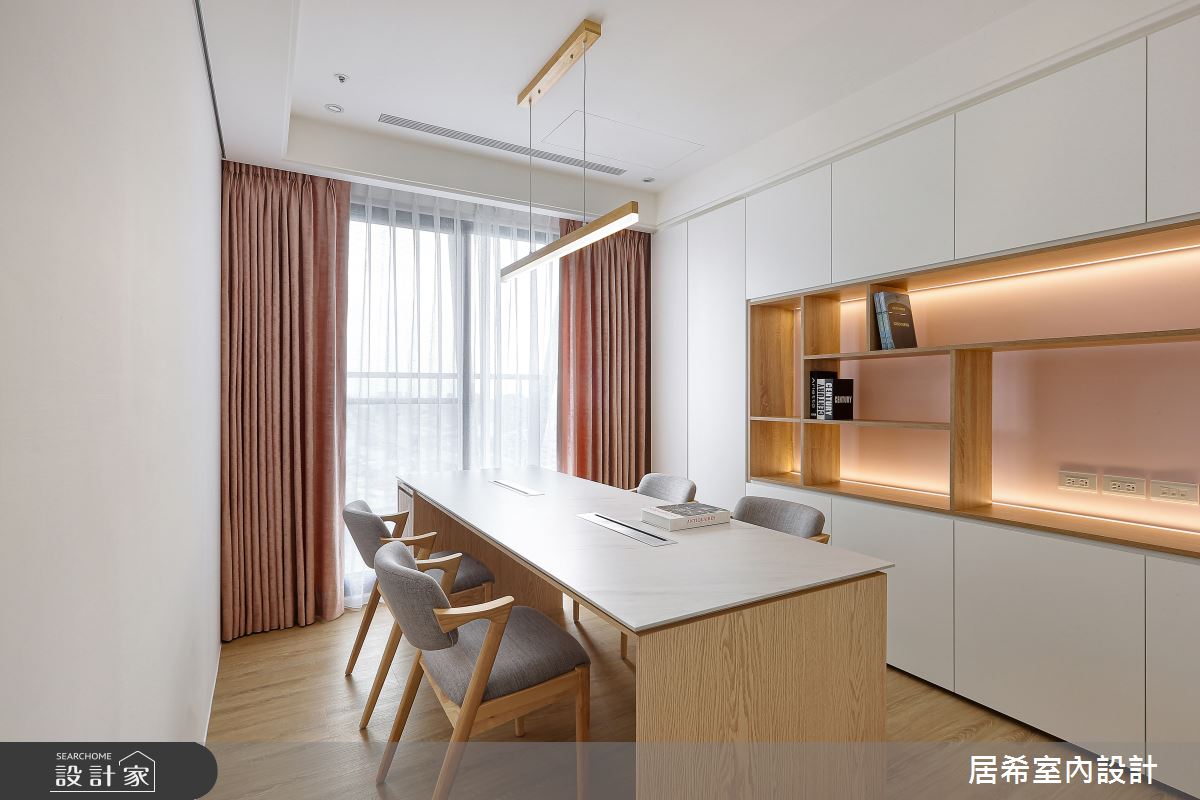 40坪的空間,原本有梁柱過於明顯的問題,設計師巧妙以