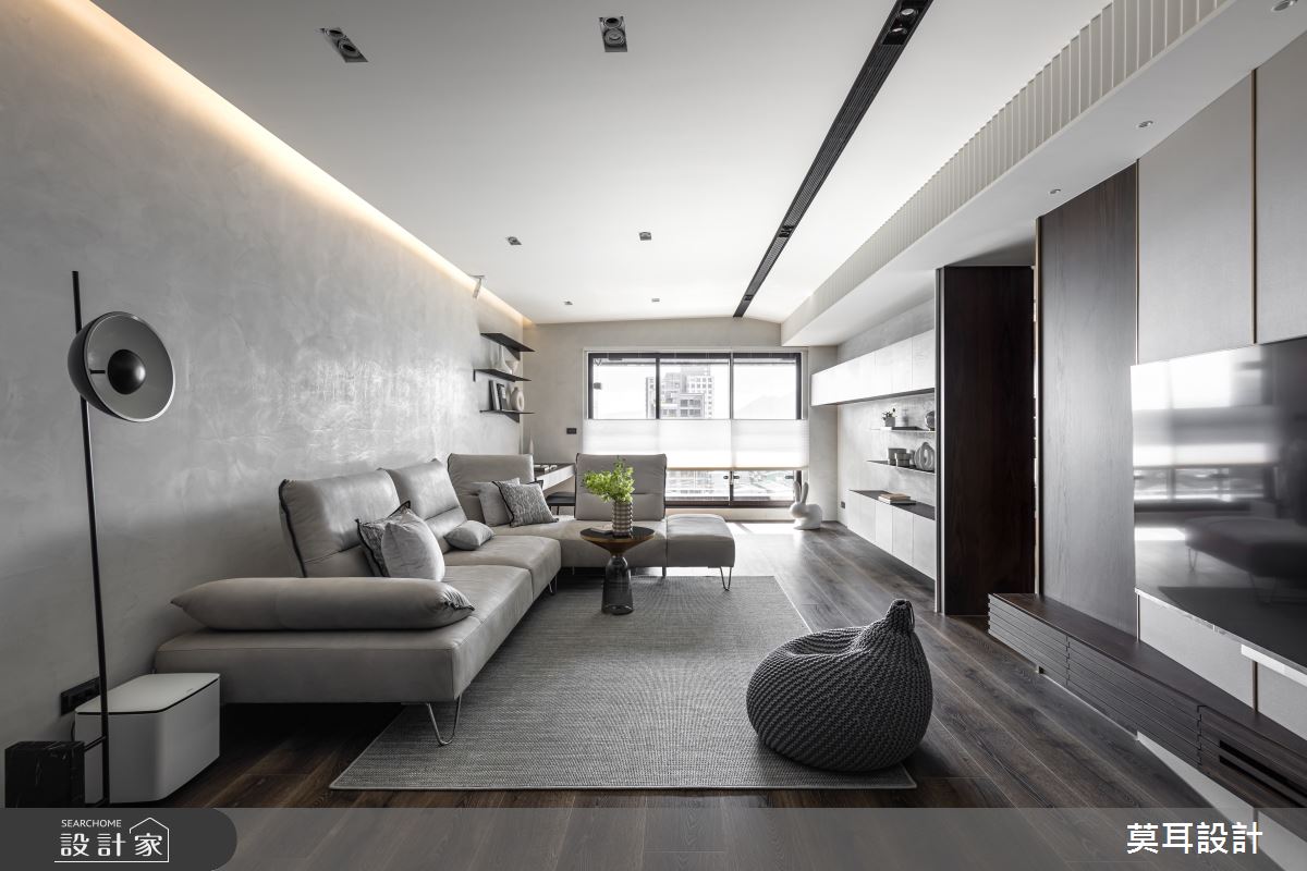 45坪的空間，設計師透過格局重整、動線梳理、運用多元