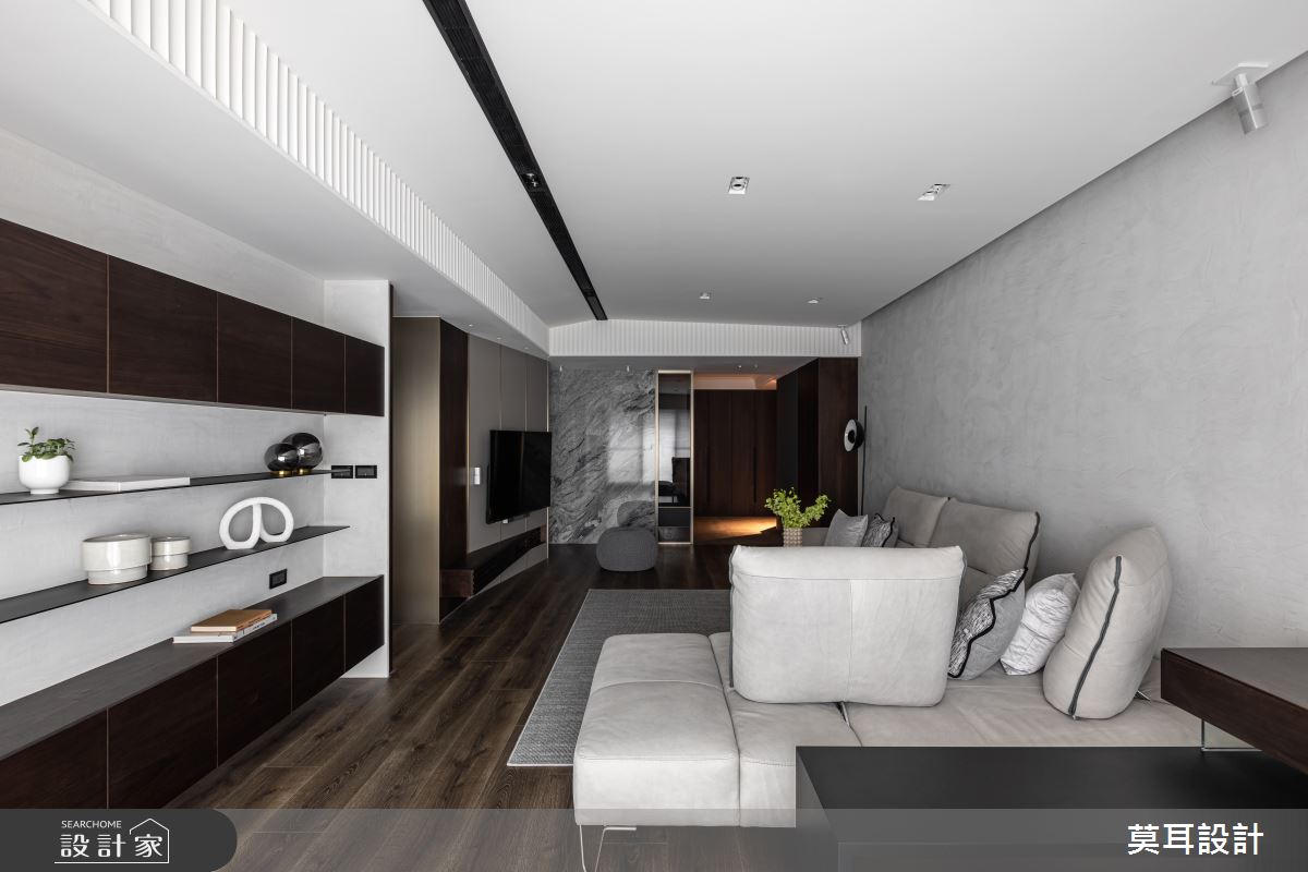 45坪的空間，設計師透過格局重整、動線梳理、運用多元