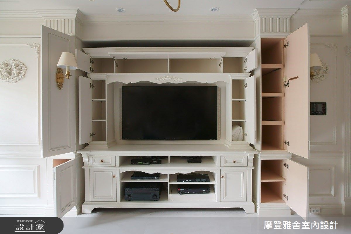 摩登雅舍室內設計主持設計師王思文(Vivian)與汪忠錠