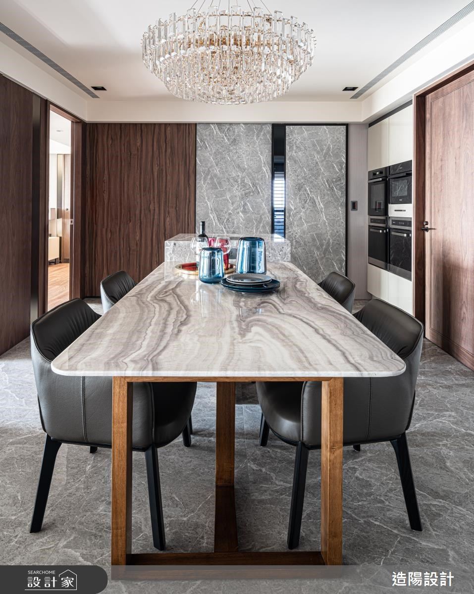 中島吧檯是烹飪愛好者不可或缺的設計亮點，但除此之外