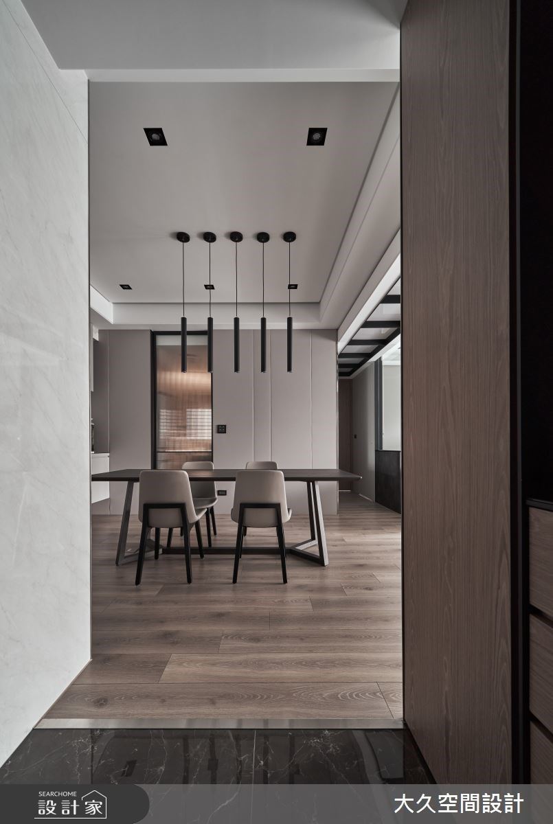 近35坪開放的空間裡,以飯店風質感做為室內基調,掌握