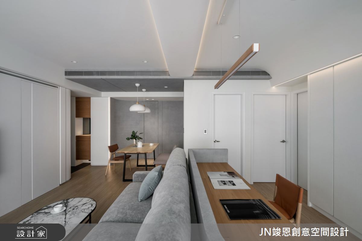 為了迎接新生兒的到來，這對年輕夫妻結束漂泊的租房人