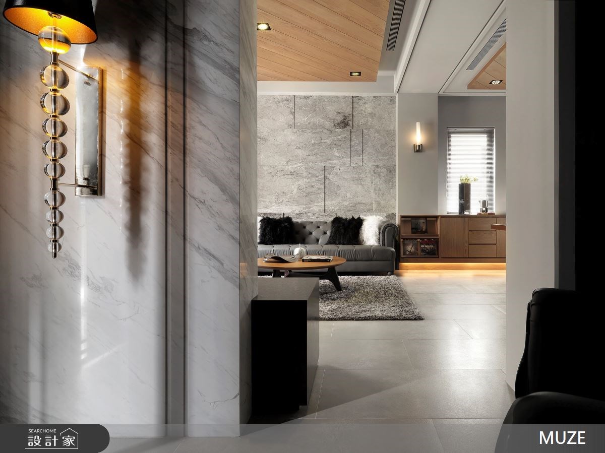 真正的優雅與奢華，往往巧妙隱藏於無形間。這間百坪透