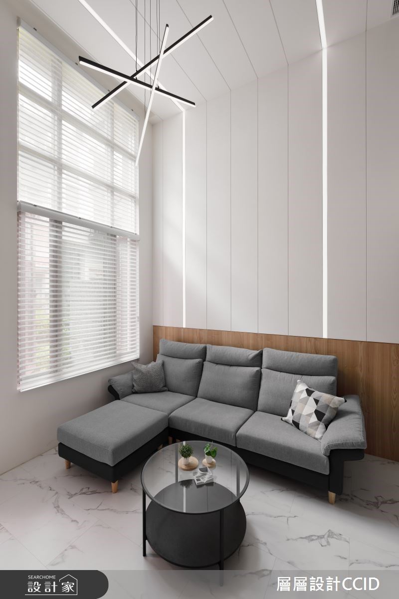 為老屋刷上優雅的純白，在屋內盡情擺上自己喜歡的東西