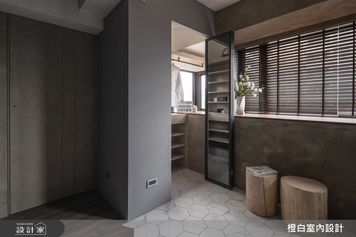 25坪室內空間融入現代風與工業風特質,揉入自然材質與