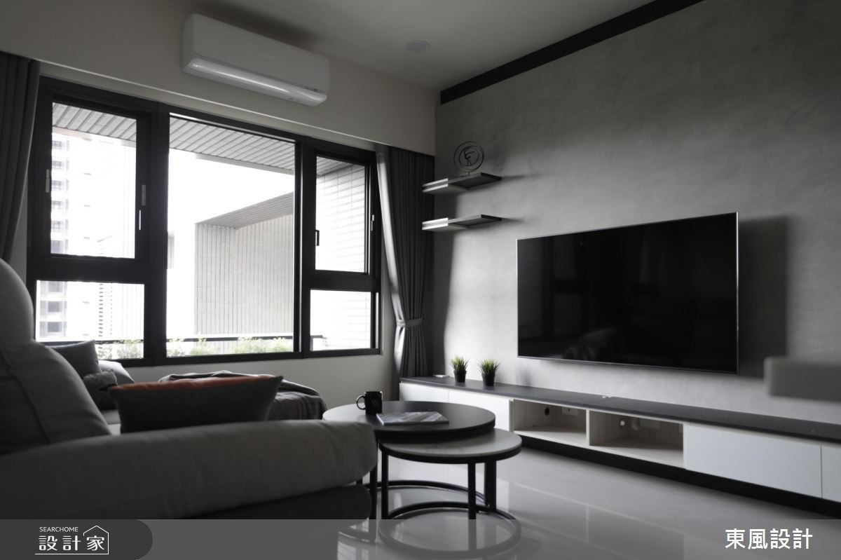 公領域電視牆以清水模色調為主題,在唯美的光影變化下,呈現出靜謐放鬆的生活氛圍。 公領域電視牆以清水模色調為主題,在唯美的光影變化下,呈現出靜謐放鬆的生活氛圍。