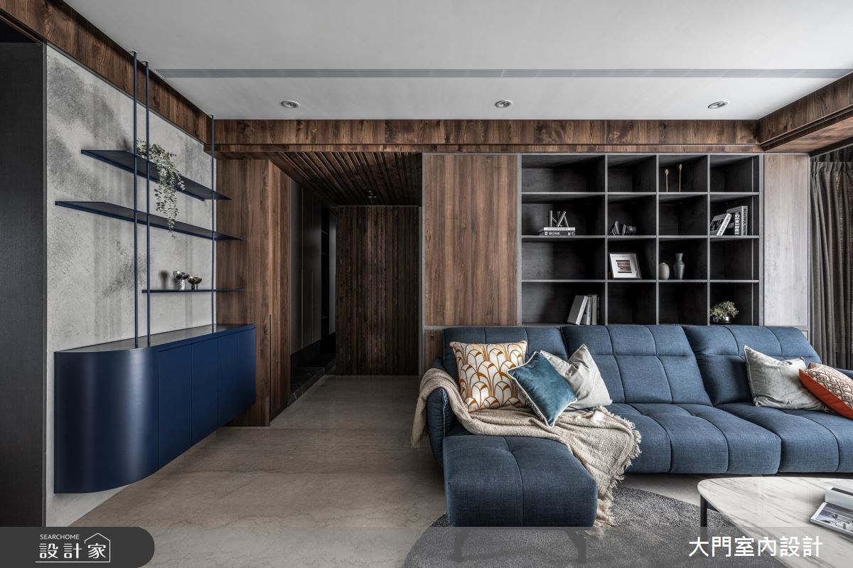 43 坪住宅以屋主喜愛的沈穩木質為基底混合仿清水模塗