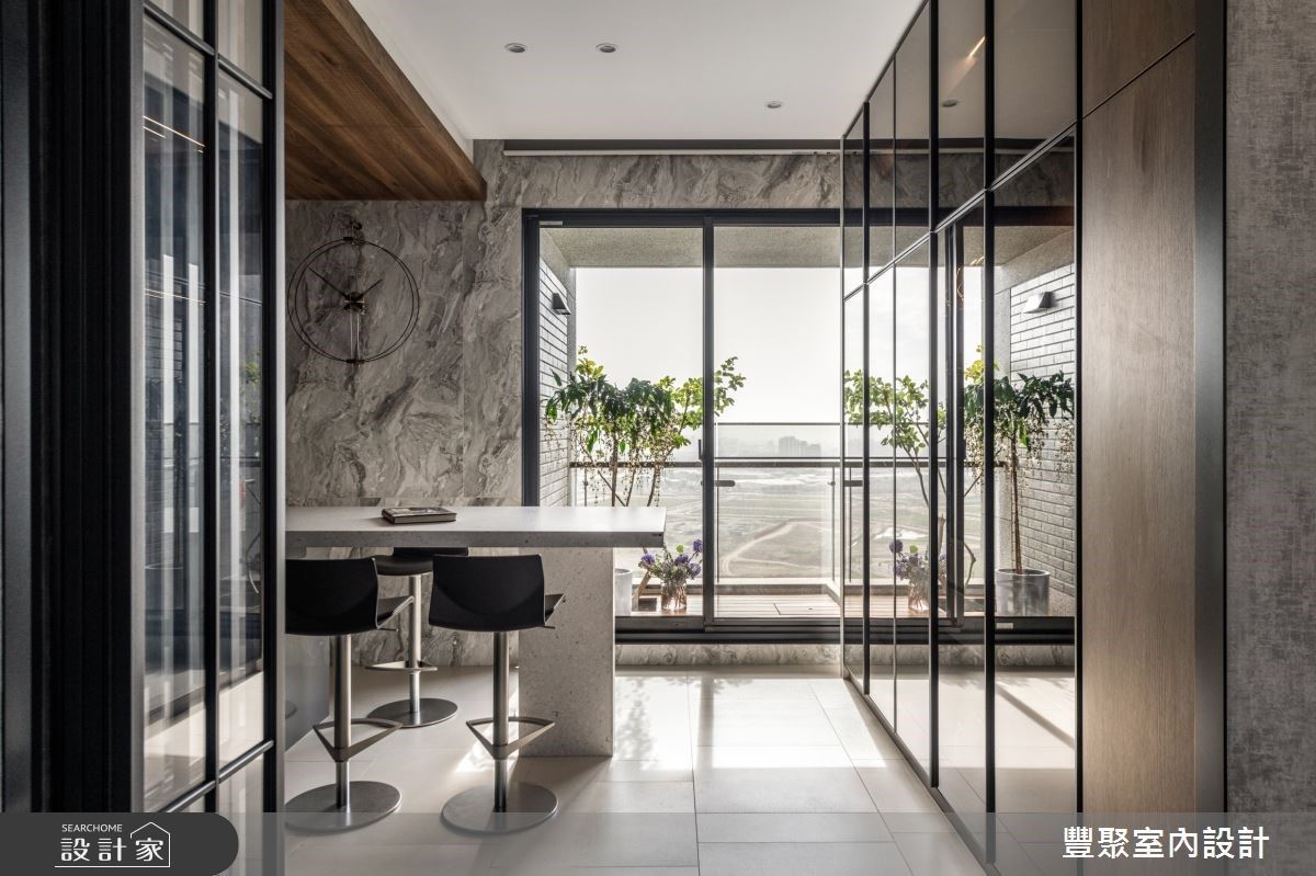 「中島吧檯」是許多人對料理、用餐品質的堅持,但「中