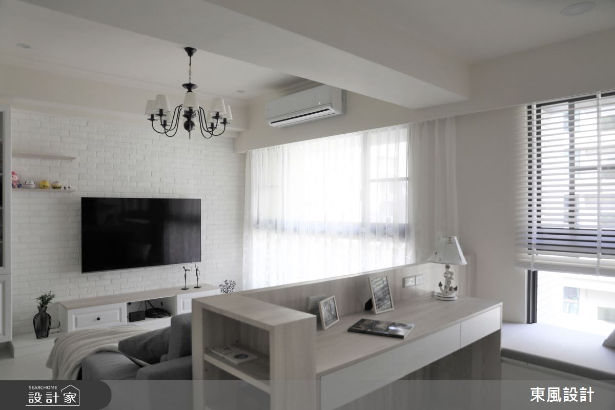 此案為35坪美式單身宅，在空間內挹注輕盈爽朗的場域意