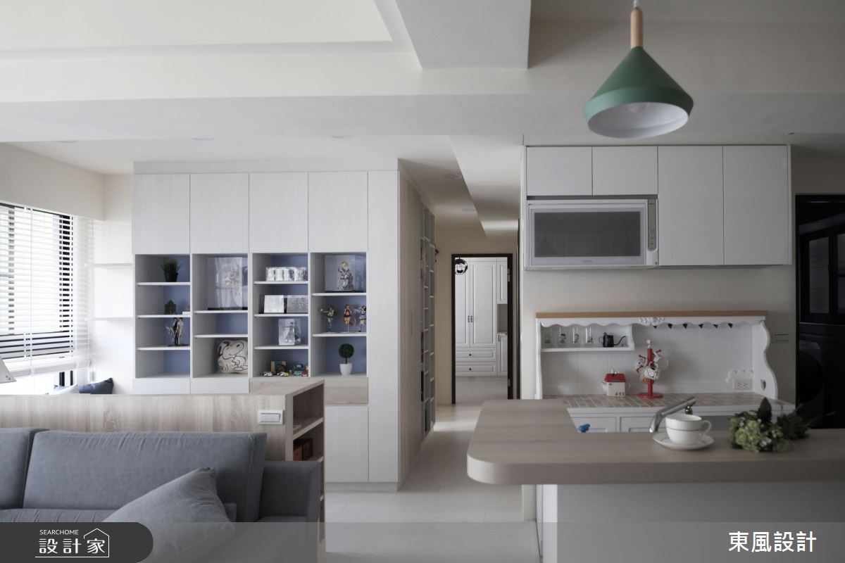 此案為35坪美式單身宅，在空間內挹注輕盈爽朗的場域意