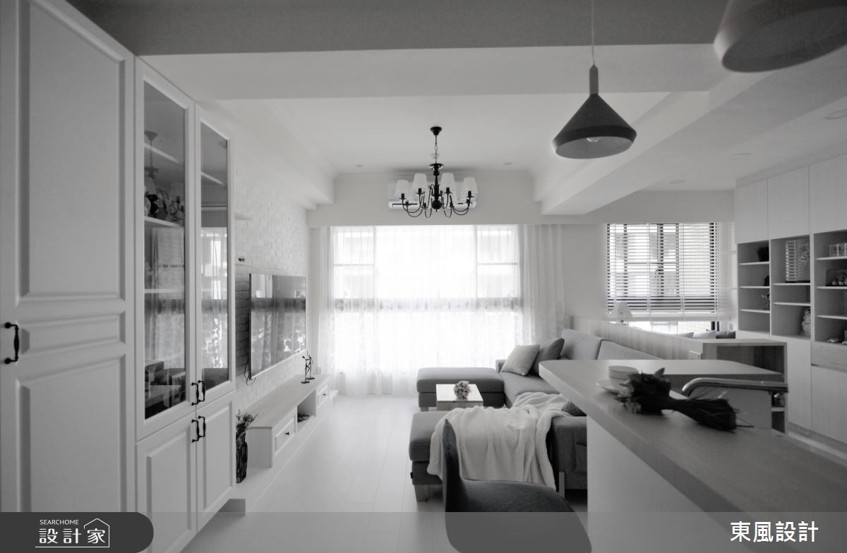此案為35坪美式單身宅，在空間內挹注輕盈爽朗的場域意