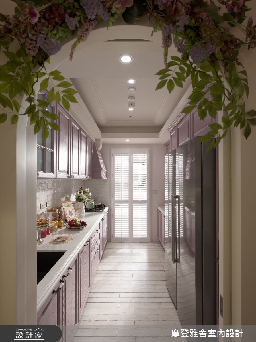 近年爆紅的《鬼滅之刃》裡，帶有光明與希望意義的紫藤