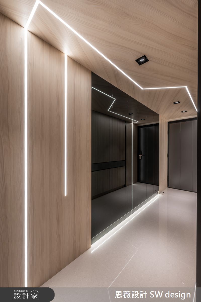 79坪的新成屋，原屋況有梁柱明顯、動線不順的問題，設