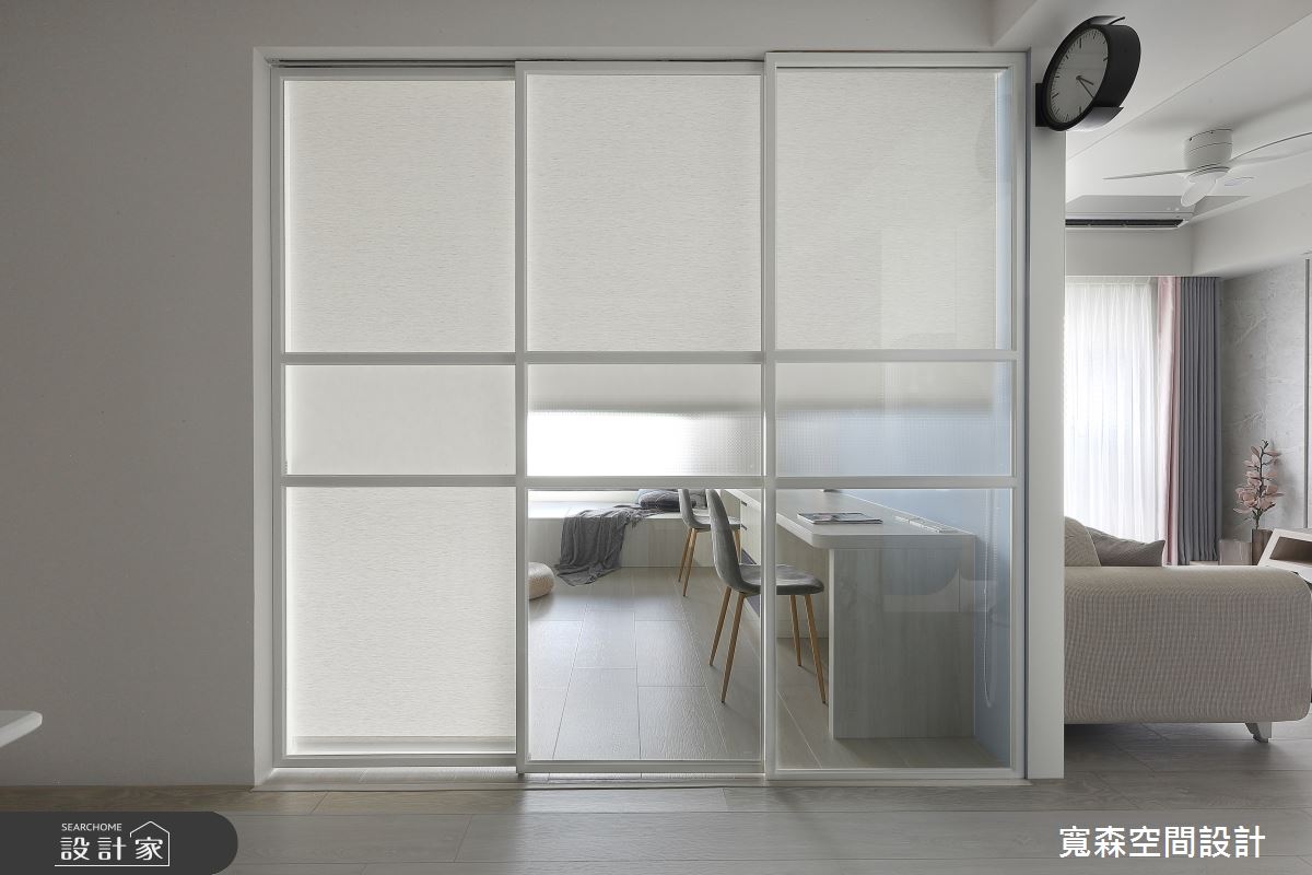 28坪混搭宅內,以輕淺色彩為基底鋪敘清爽的空間意象,
