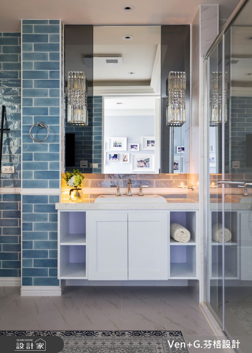 超過 40 年的老透天裡帶著中式建築元素與西式設計,設