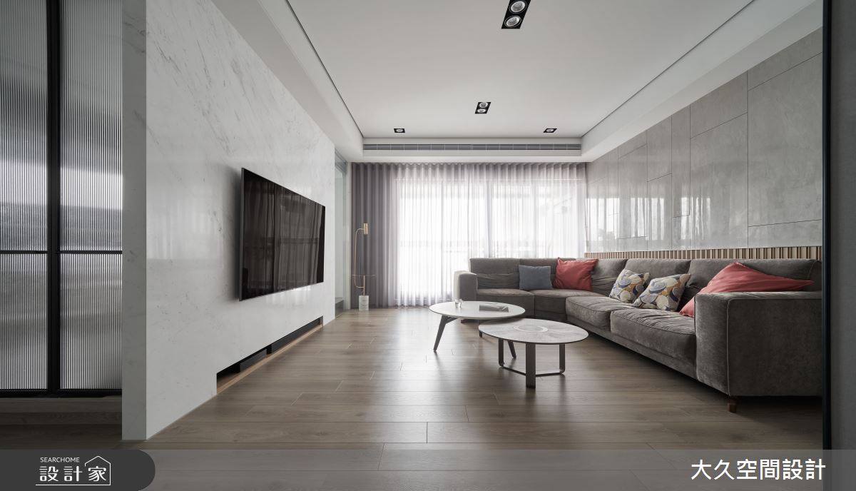 43 坪現代風住宅,以四房兩廳的格局滿足一家四口生活
