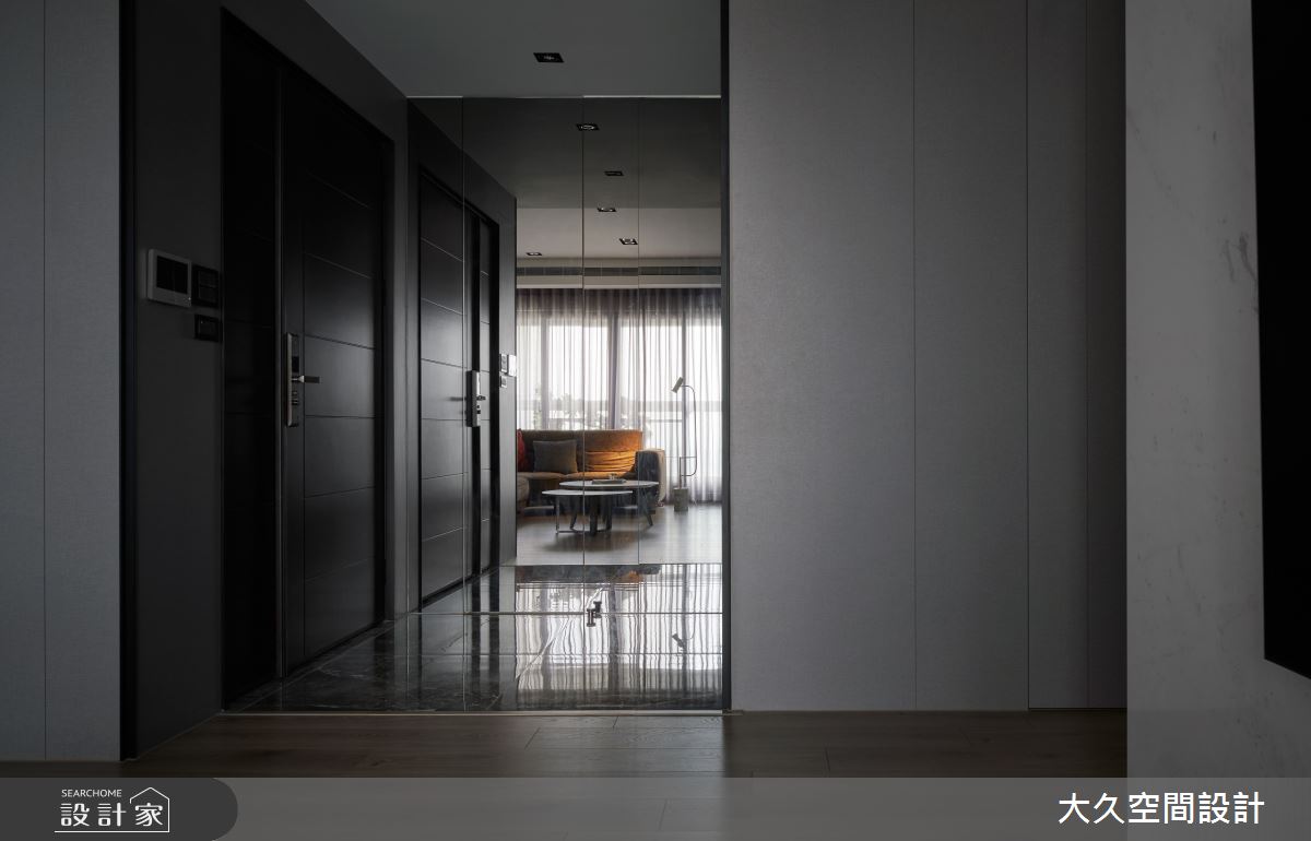 43 坪現代風住宅,以四房兩廳的格局滿足一家四口生活