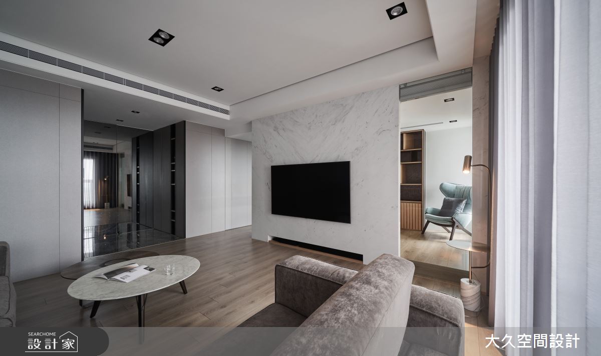 43 坪現代風住宅,以四房兩廳的格局滿足一家四口生活