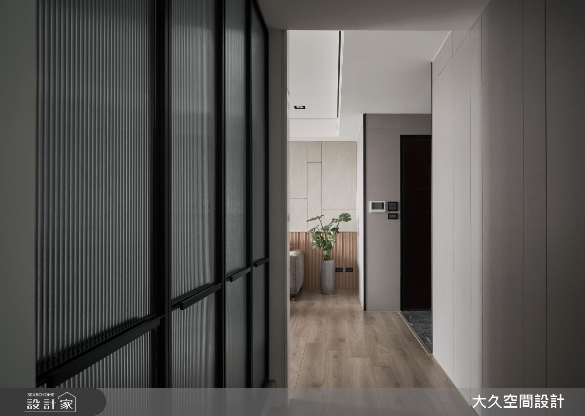 43 坪現代風住宅,以四房兩廳的格局滿足一家四口生活