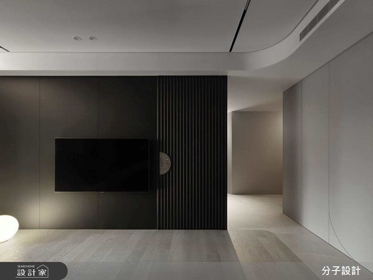 此案為全棟毛胚屋，設計師於客變階段細心聆聽居者需求