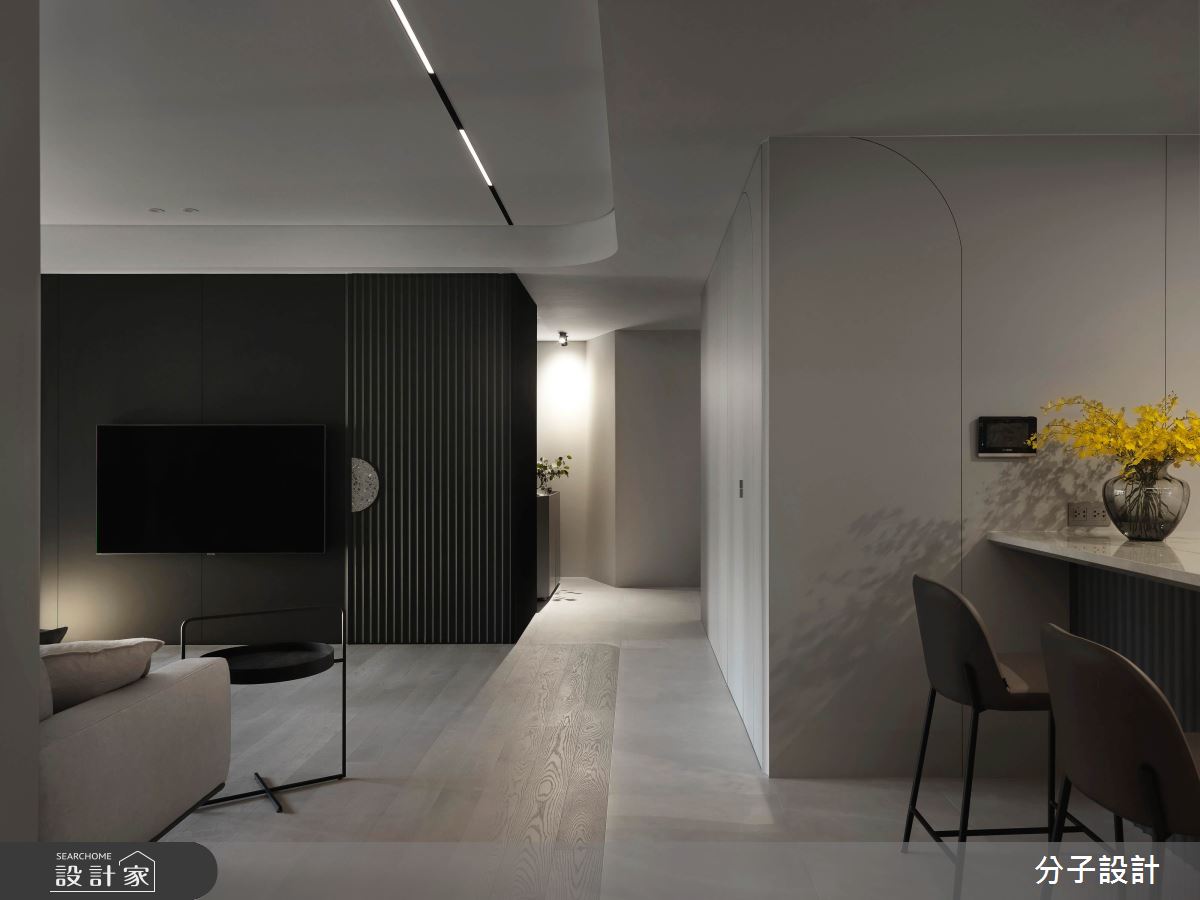 此案為全棟毛胚屋，設計師於客變階段細心聆聽居者需求