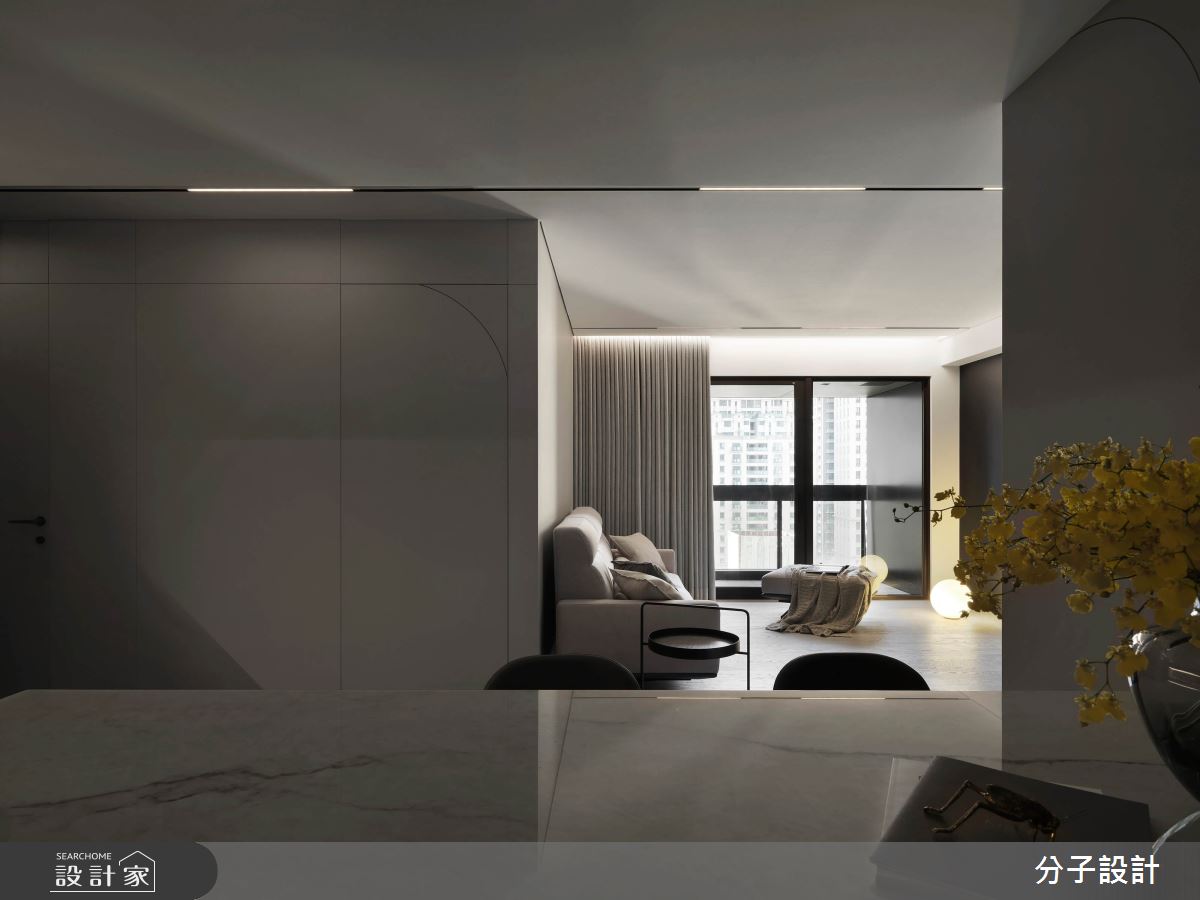 此案為全棟毛胚屋，設計師於客變階段細心聆聽居者需求