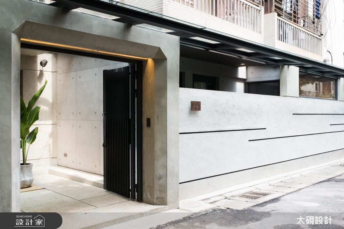 陪伴全家度過四十餘年的起家厝,逐漸累積漏水、壁癌等