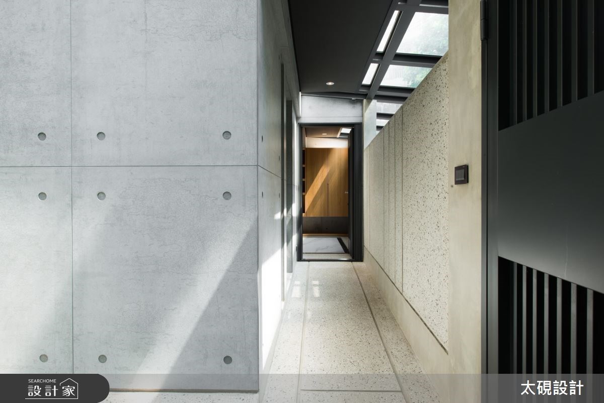 陪伴全家度過四十餘年的起家厝,逐漸累積漏水、壁癌等