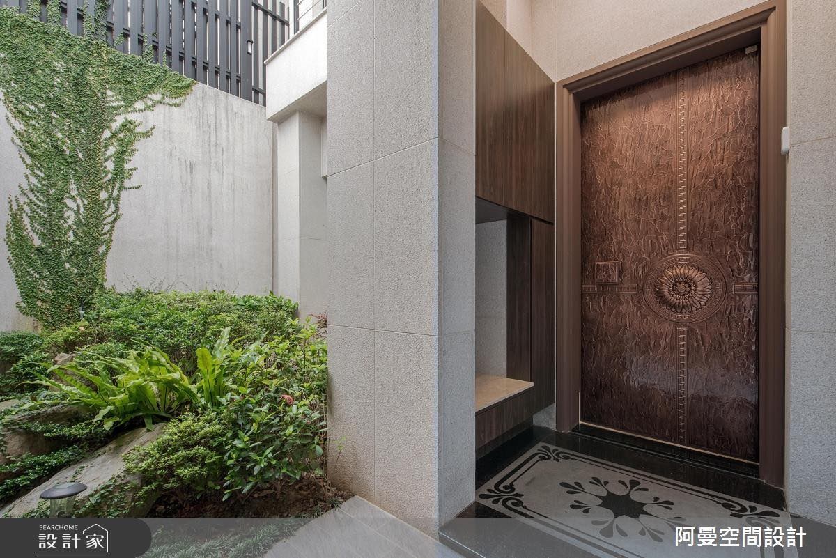 喜歡明亮光感的醫師屋主,買下這間110坪的透天別墅,