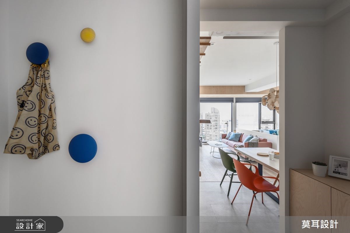 屋主夫妻買下擁有溫泉的度假宅,平時可作為長輩、小孩