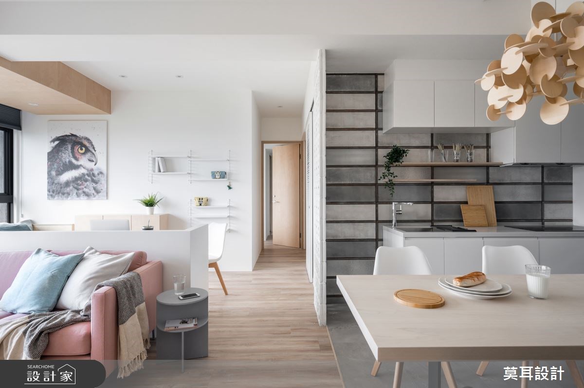 屋主夫妻買下擁有溫泉的度假宅,平時可作為長輩、小孩