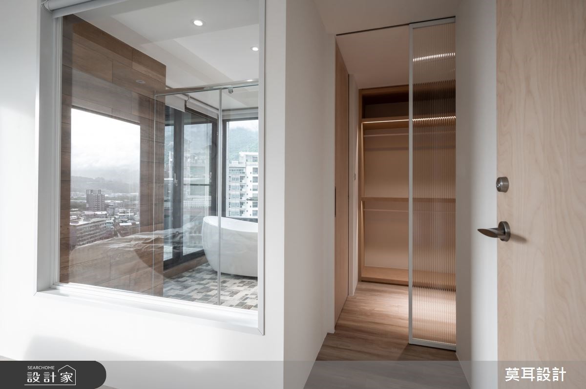 屋主夫妻買下擁有溫泉的度假宅,平時可作為長輩、小孩