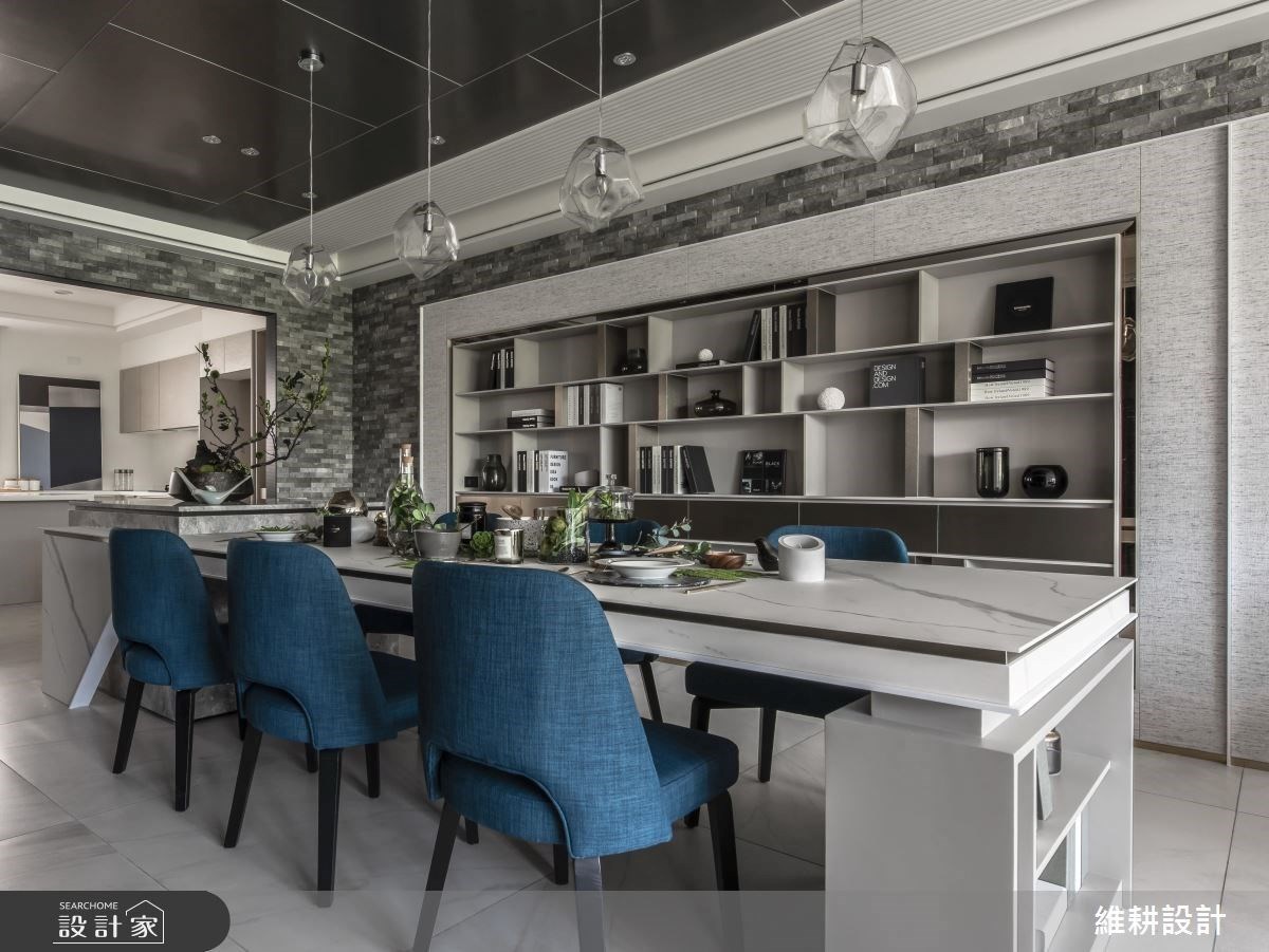 105 坪的現代風透天別墅，坐擁絕美的樹海綠景，透過石