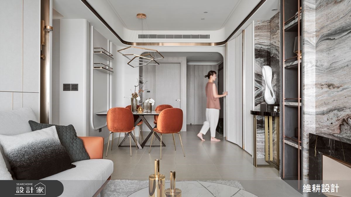 27 坪現代宅,以純白色調為基底,搭襯著優美的弧形曲