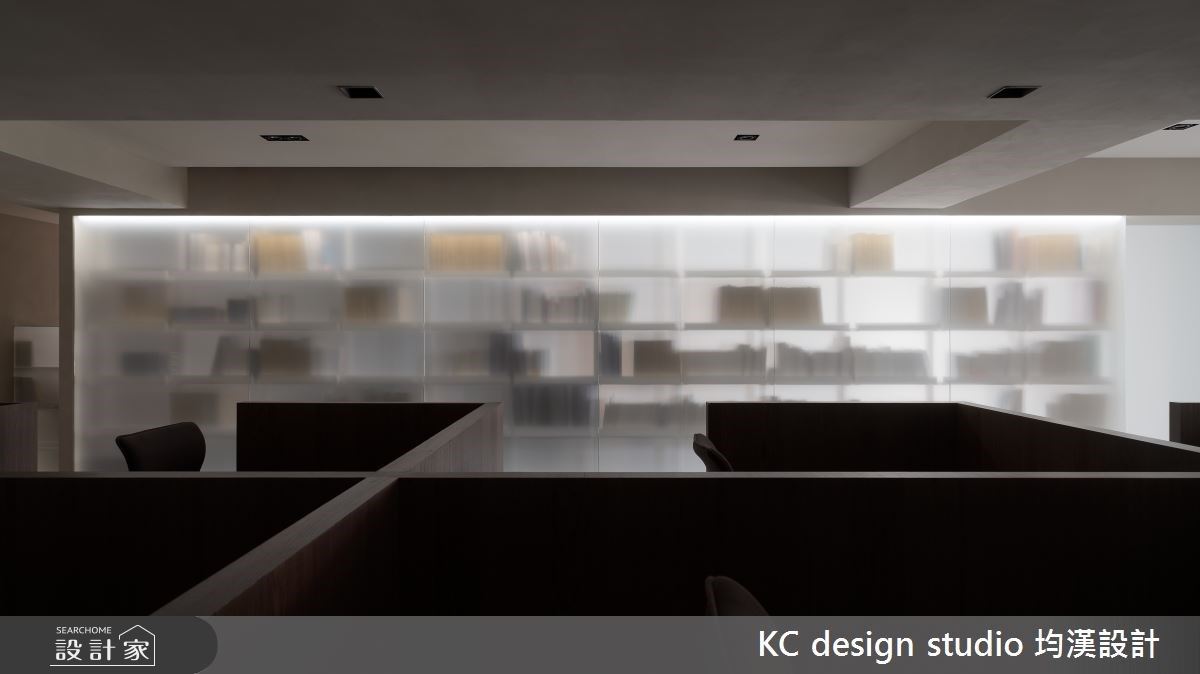 都市地狹人稠房價仍高，市中心擁有電梯與較低公設的華