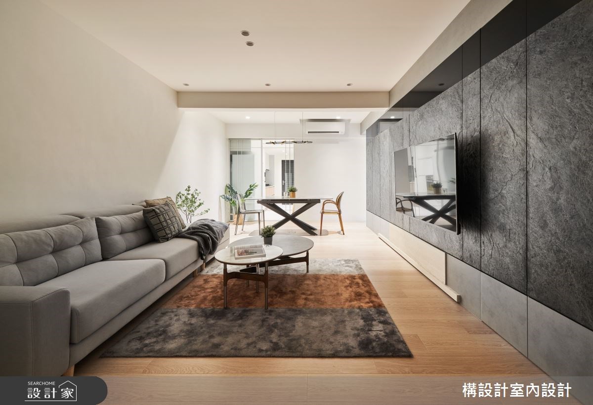 40坪老屋重新規劃格局,讓一樓擁有獨立停車位,但為了