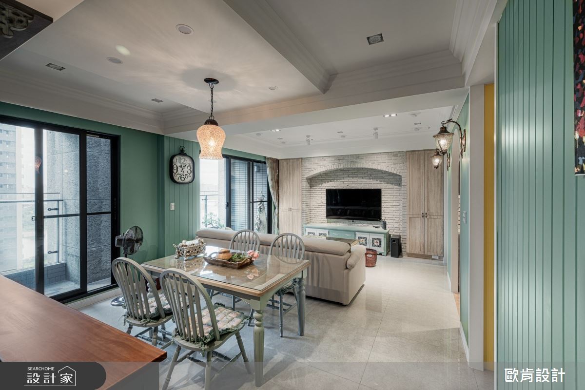 這間有如歐洲童話故事的屋子，色彩繽紛，擁有大量收納