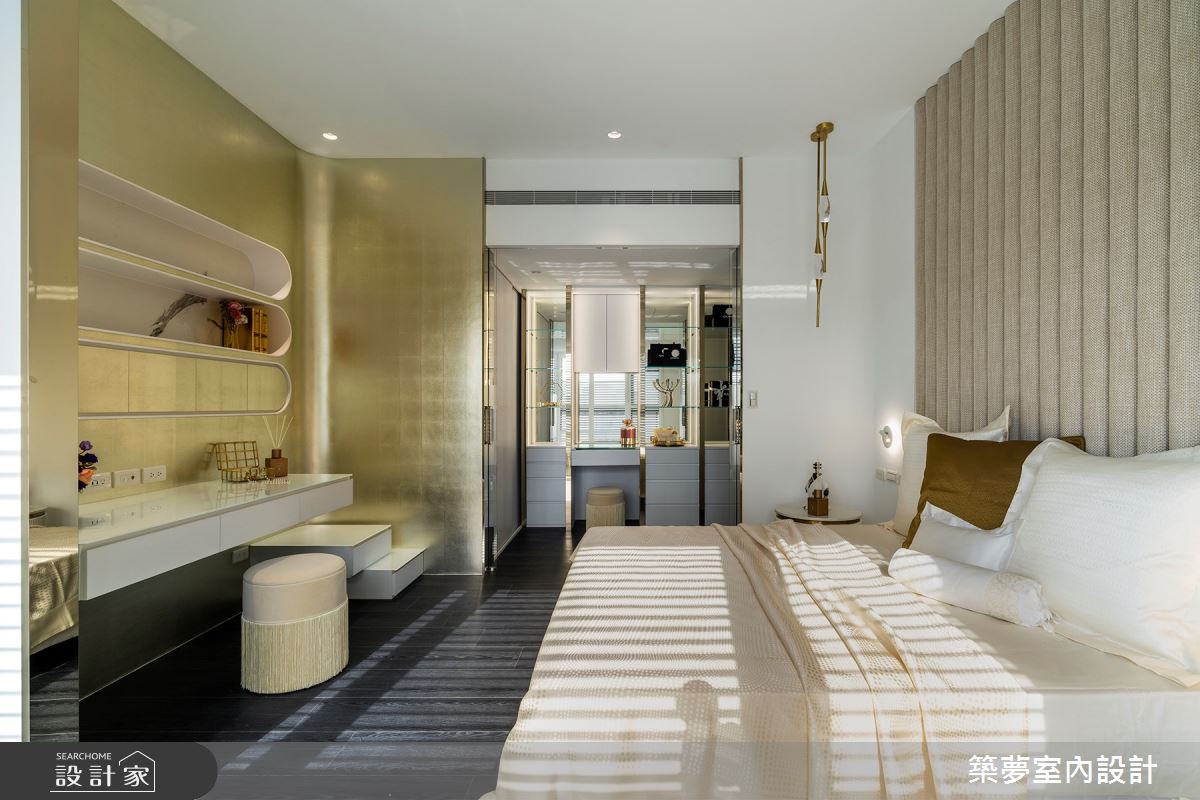 室內80坪4房的新成屋，居住著三代同堂的4位女性，設計