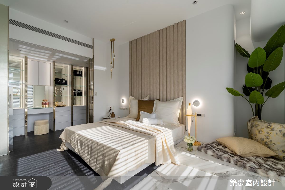 室內80坪4房的新成屋，居住著三代同堂的4位女性，設計