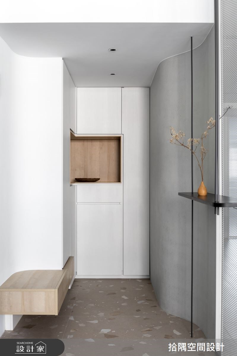 36坪單身宅，原本是略顯陰暗的老屋，透過全面翻新，以
