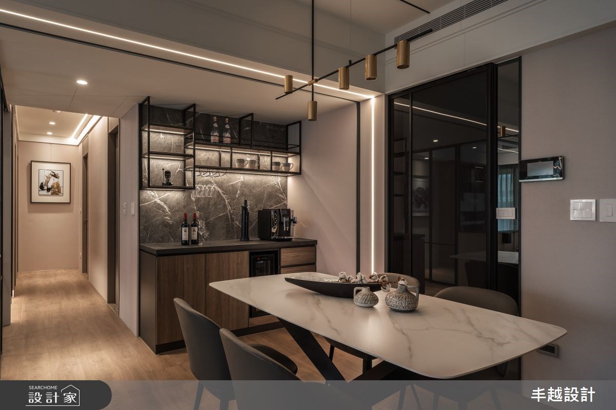 離開忙碌的工作狀態,快步回到一個舒適的居家空間,是