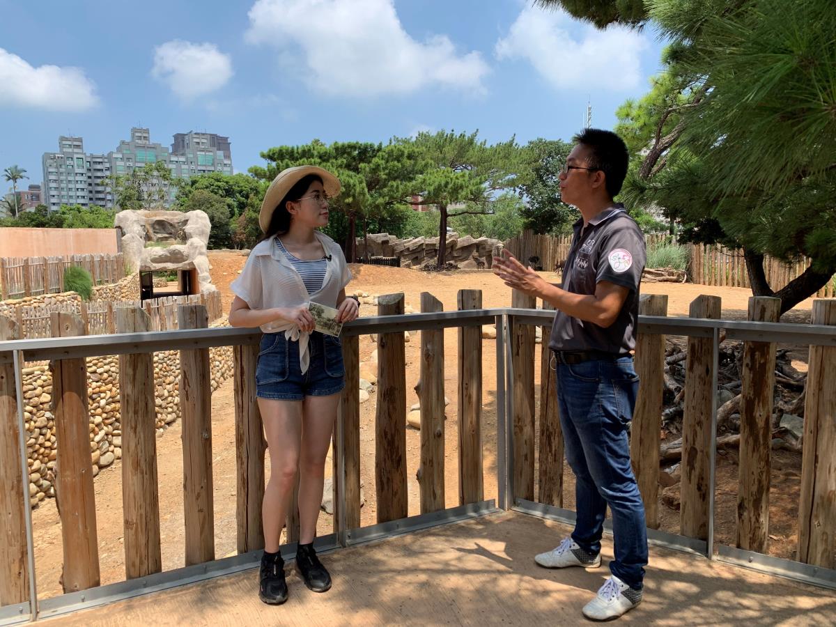 收音機:「Mayday Mayday 這是來自未來的訊息,科技快