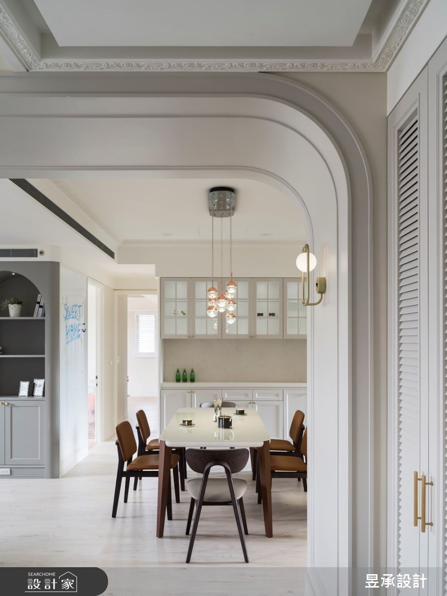 四房兩廳的41坪新成屋，居住成員為兩位大人兩位小孩，