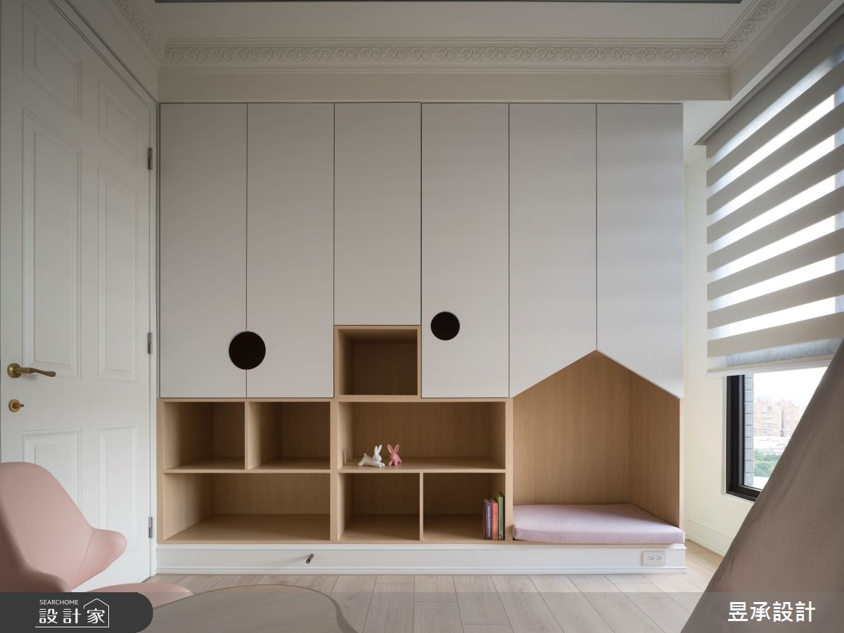 四房兩廳的41坪新成屋，居住成員為兩位大人兩位小孩，